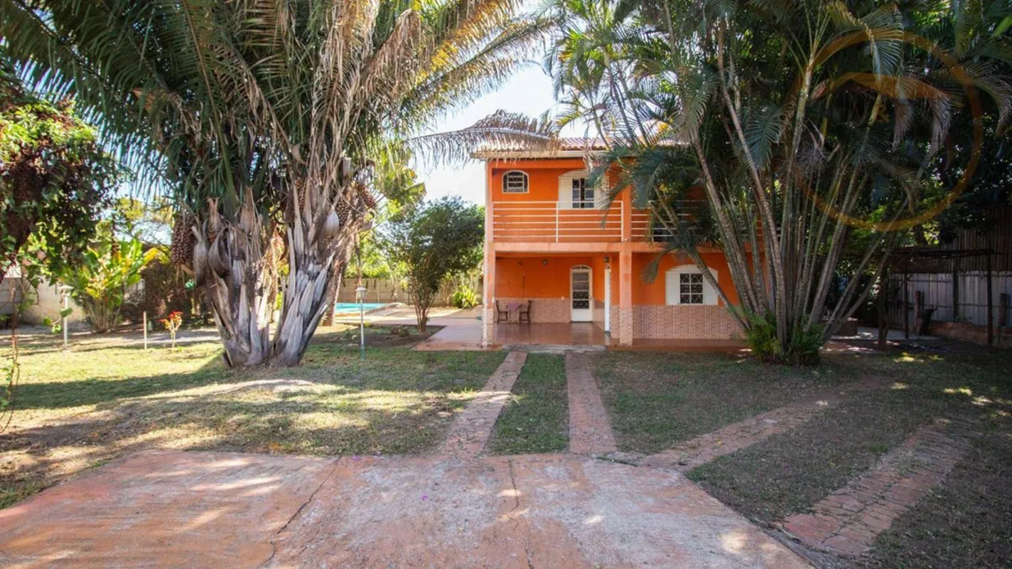 Ótima oportunidade de casa com terreno de 1.000m², sendo 500m² de área construíd...