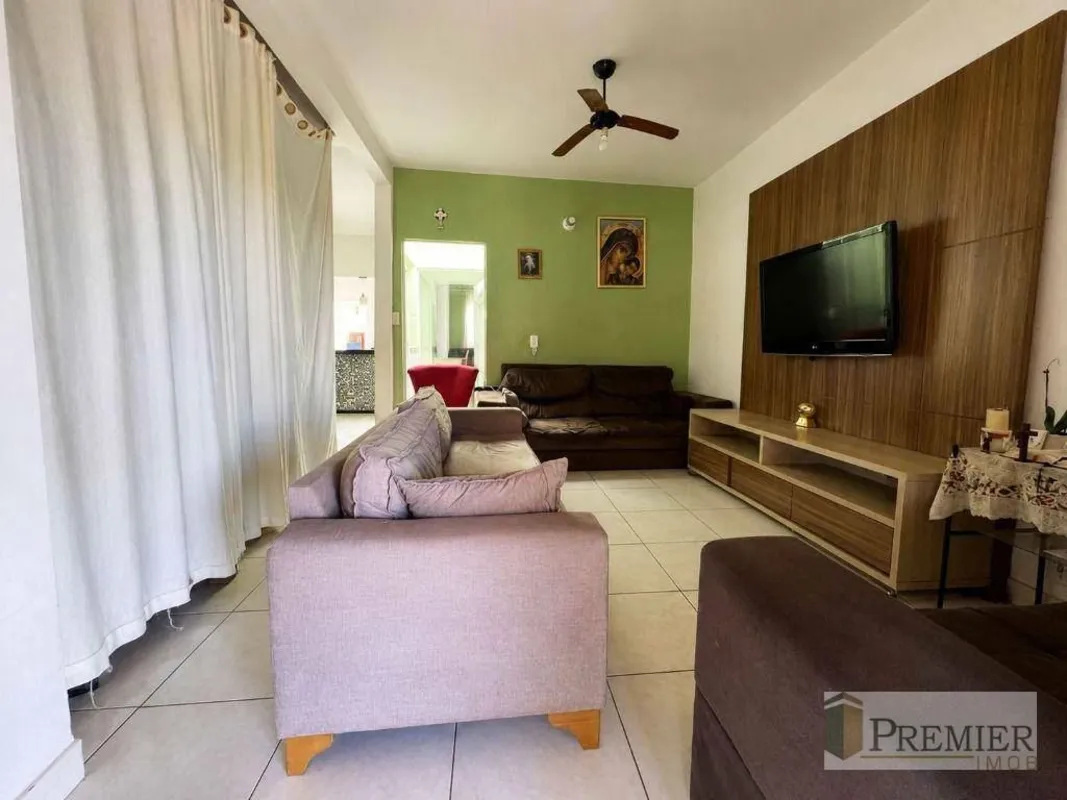 CASA À VENDA QNM 40 CONJUNTO A2-162M²Está procurando uma casa, bem localizada e ...