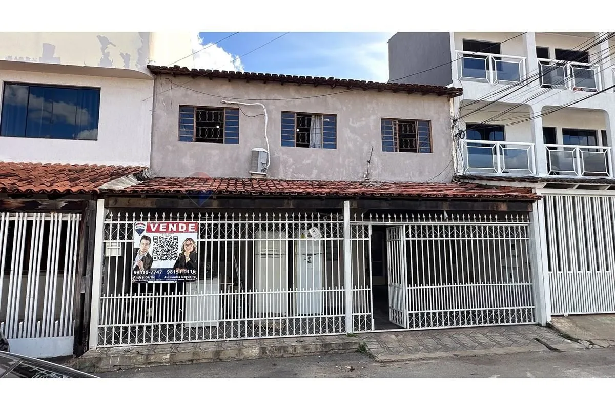 Casa sobrado a venda de 4 quartos na qr 3 da candangolandia com 214 metros de ar...