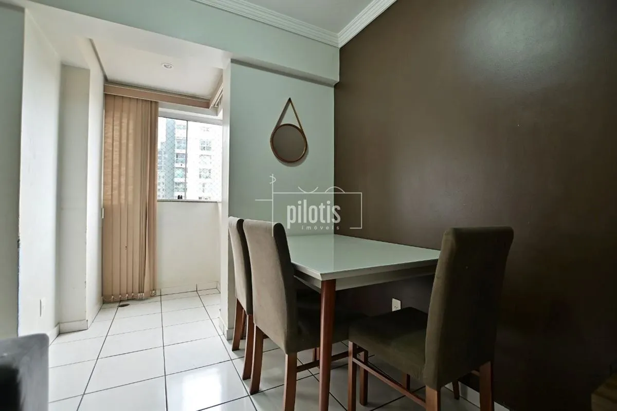 Apartamento de 2 quartos, sendo uma suíte, com planta bem distribuída. Possui co...
