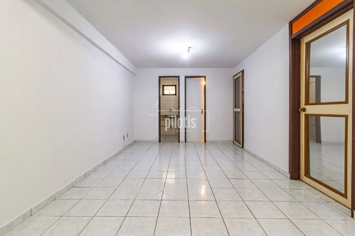 Seja para morar ou investir no seu negócio, este imóvel é a escolha ideal! Local...