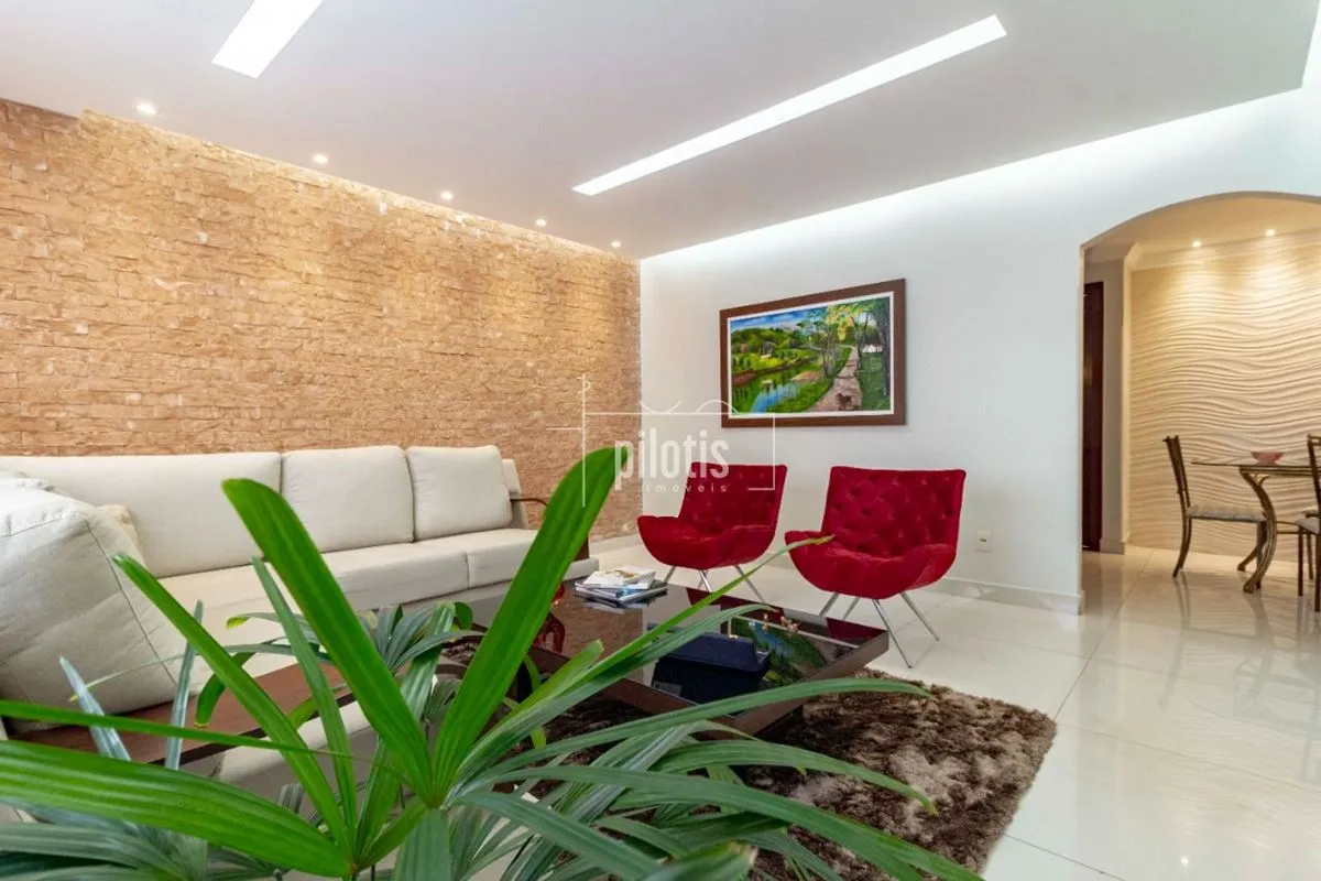 CASA PERFEITA PARA VIVER BEM!Se você busca um lar com espaço, conforto e elegânc...