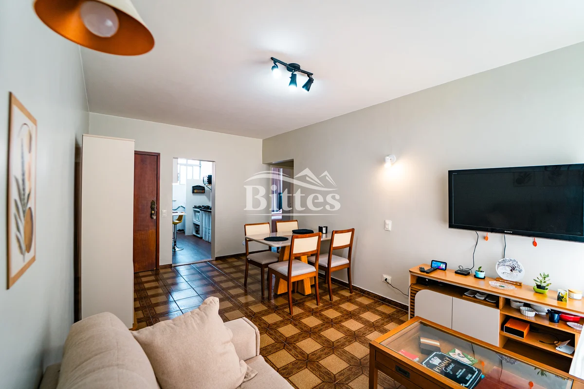 Ótimo apartamento 55 m² em uma das melhores quadras da Asa Sul, 2 quartos, refor...