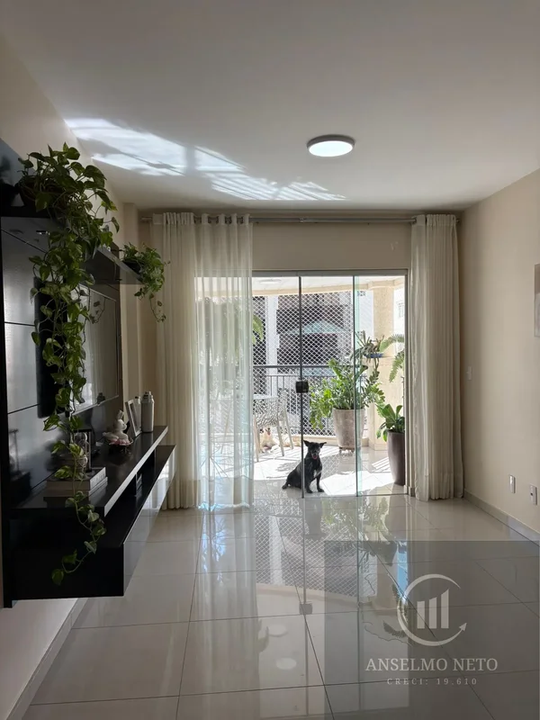 Próximo a lojas de conveniências bancos academia colégios Apartamento com 108 m2...