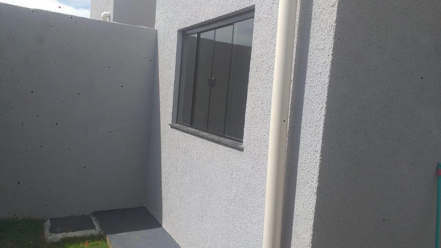 VENDE-SE CASA COM DOIS QUARTOS, UMA SUÍTE BANHEIRO SOCIAL, NO JARDIM BOTÂNICO -G...