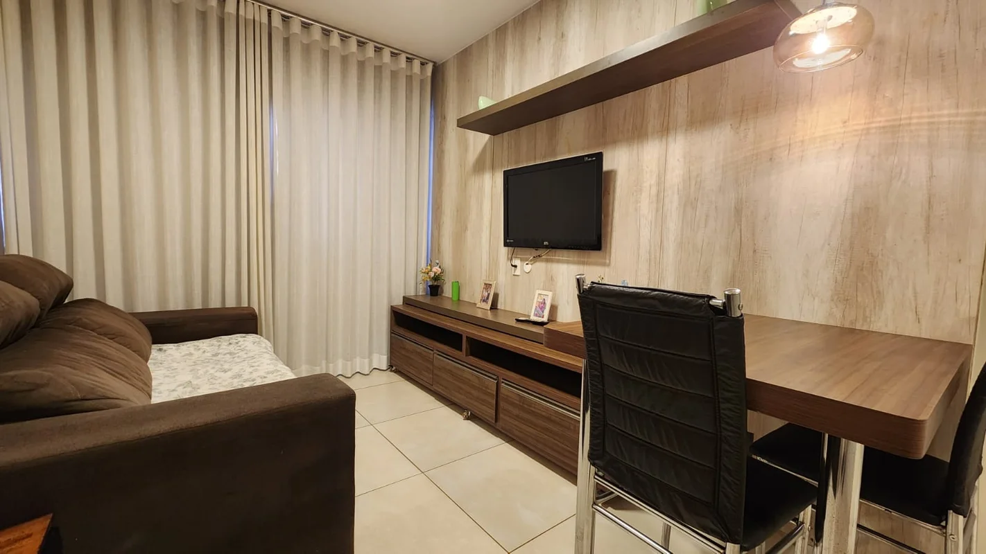 REAL CELEBRATION - RUA 37 SULApartamento de 01 quarto, todo reformado.Andar alto...