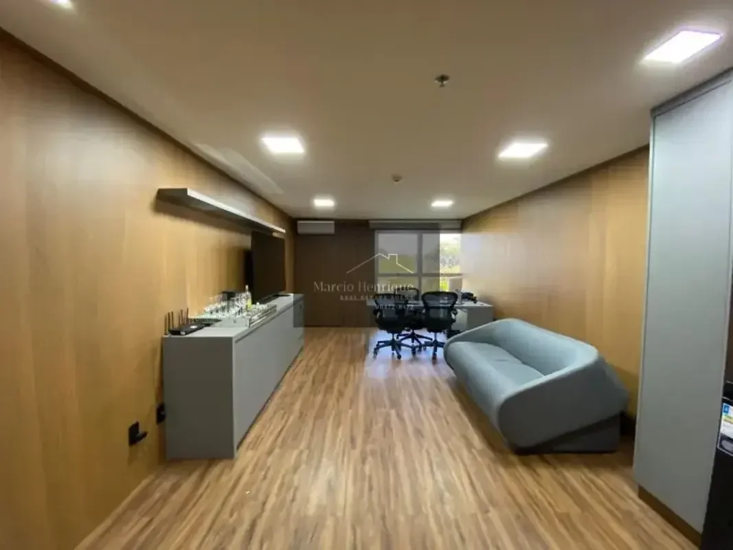 Sala comercial reformadíssima com vaga de garagem à venda no Edifício Novo Centr...