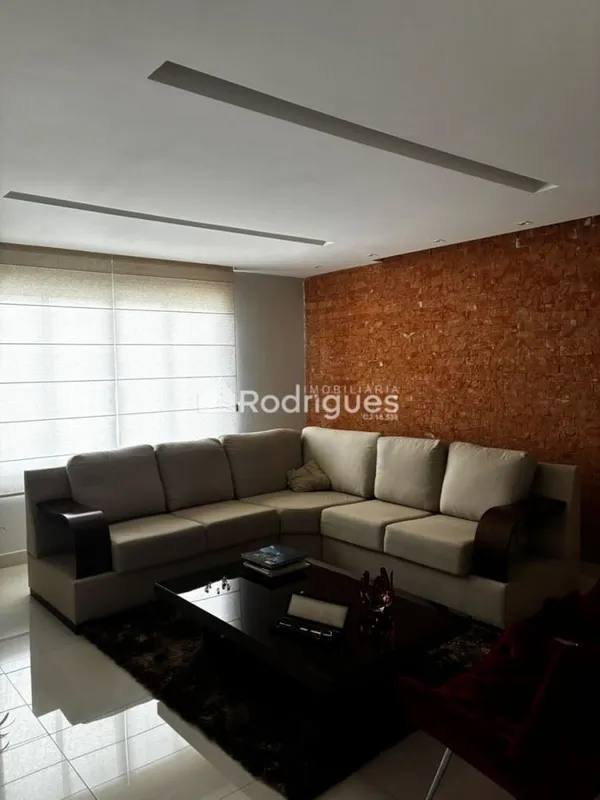 Rodrigues Imobiliária Vende Sobrado na QN 5 do Riacho Fundo I, com as seguintes ...