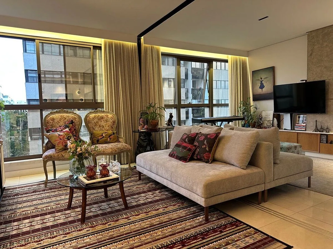 Em uma das melhores localizações do Noroeste, encontra-se este apartamento exclu...