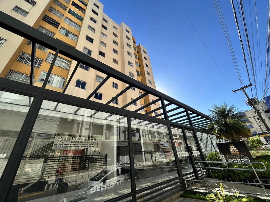 APARTAMENTO DE 2 QUARTOS, SENDO UM SUÍTE, MAIS VAGA DE GARAGEM NA CNB14, TAGUIAT...