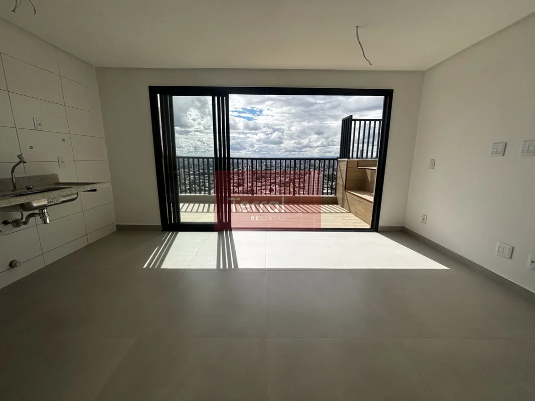 Apartamento com piscina no Parque Amazônia. Três suítes, varanda, piscina, vista...