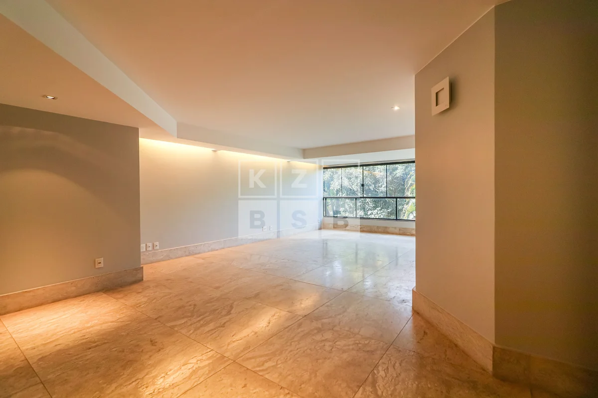 Apartamento reformado disponível para venda no Sudoeste!4 quartos (transformados...