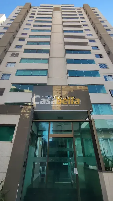 Apartamento (201) com 160m² de área privativa, localizado no 2º andar do Edifíci...