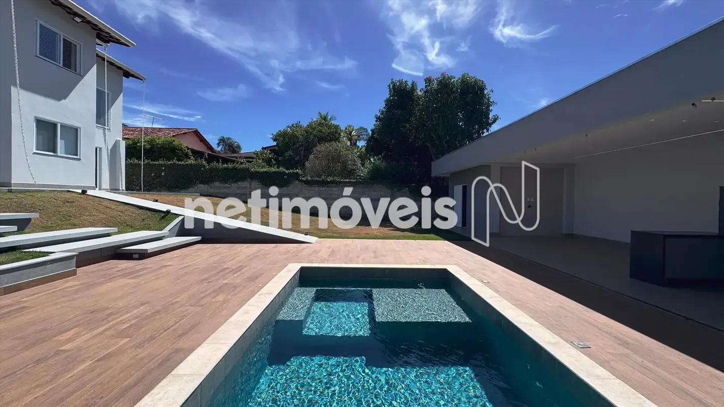 Vendo casa completamente reformada com materiais de alto padrão. ACEITA FINANCIA...