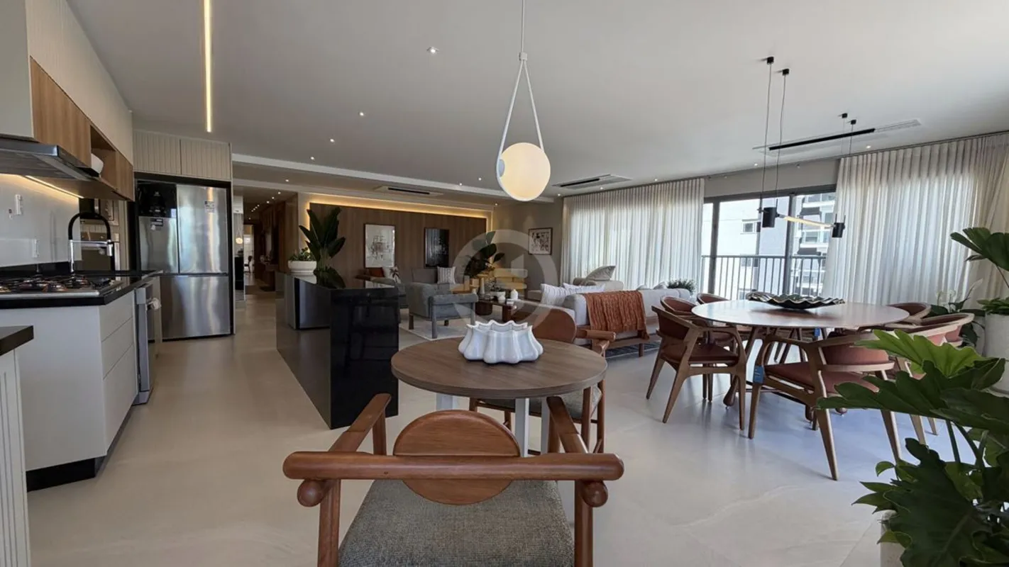 OPUS SUNNA | 4 SUÍTES | MOBILIADO E DECORADO EM FRENTE À PRAÇA DO SOLViva em um ...