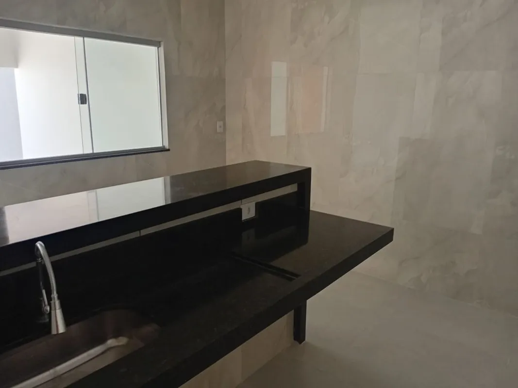 Três Marias - casa nova 3 quartos, sendo 1 suíte, sala, cozinha, banheiro social...