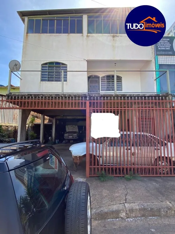 SOBRADO, 3 QUARTOS, 1 SUÍTE, NA QUADRA 4 DO SETOR DE INDUSTRIAS DO GAMA, COM SAL...