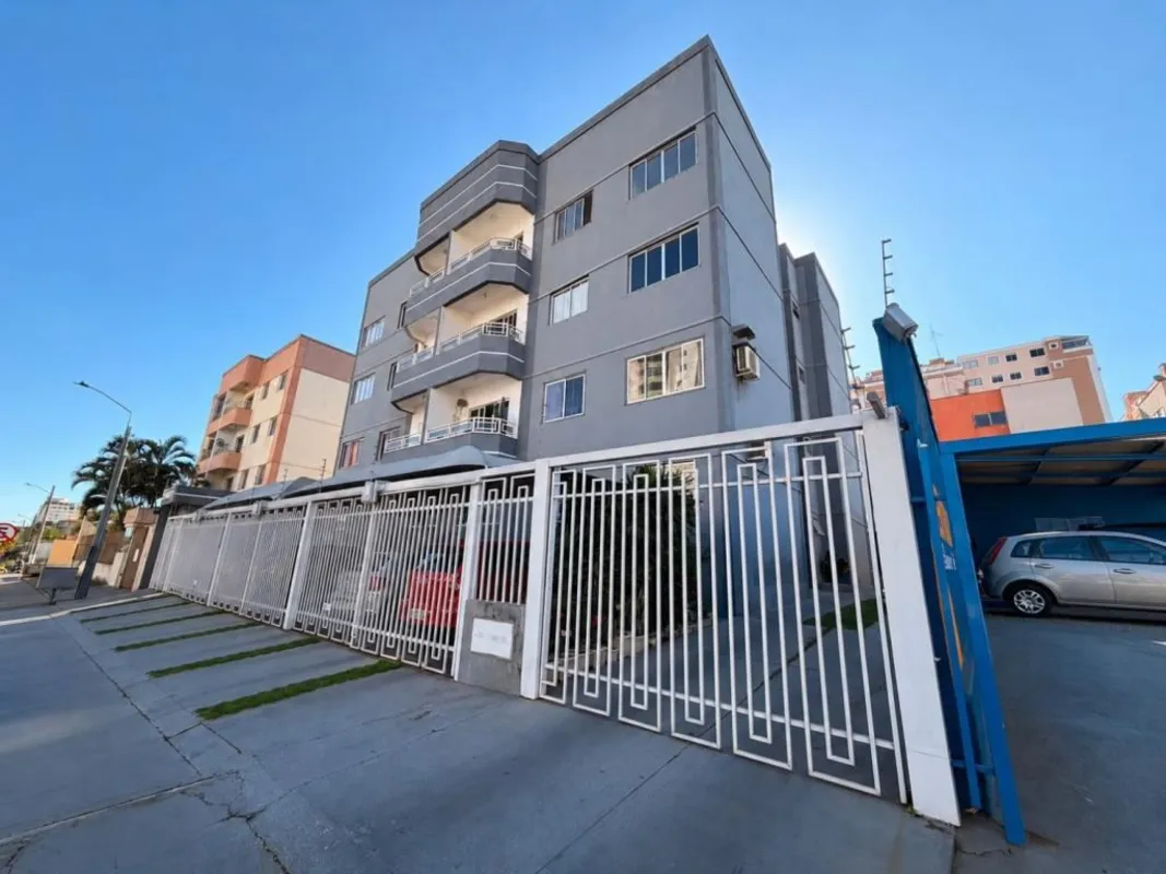 Apartamento 2 Quartos, Sala, Sacada, banheiro social, Cozinha com bancada em gra...