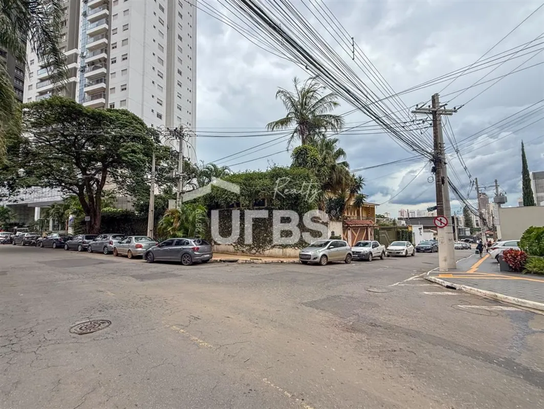 COD U-0031246 - Sobrado na Rua 135 | 800m² Construídos | Setor Marista – Goiânia...