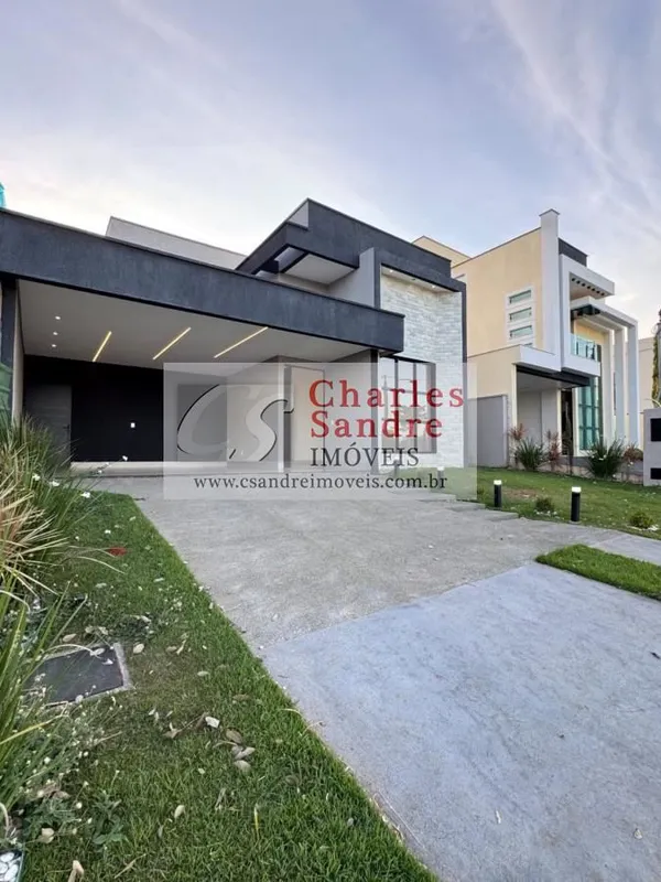 Casa de Alto Padrão Terras Alpha 1 - Senador Canedo Residência com 360m² de terr...
