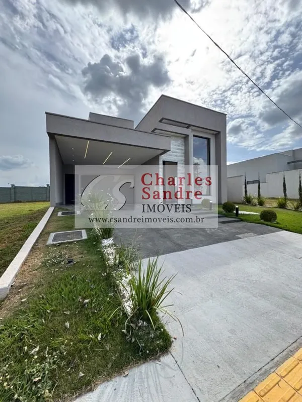 Casa de Alto Padrão Terras Alpha 1 - Senador Canedo Com 364,31m² de terreno e 18...