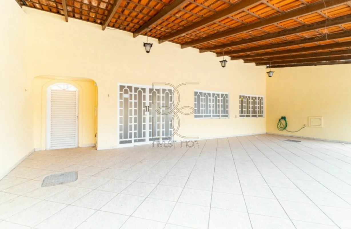 BE INVEST IMOB VENDE:CASA 4 QUARTOS EM LOCALIZAÇÃO PRIVILEGIADA | QI 1 - GUARÁ I...