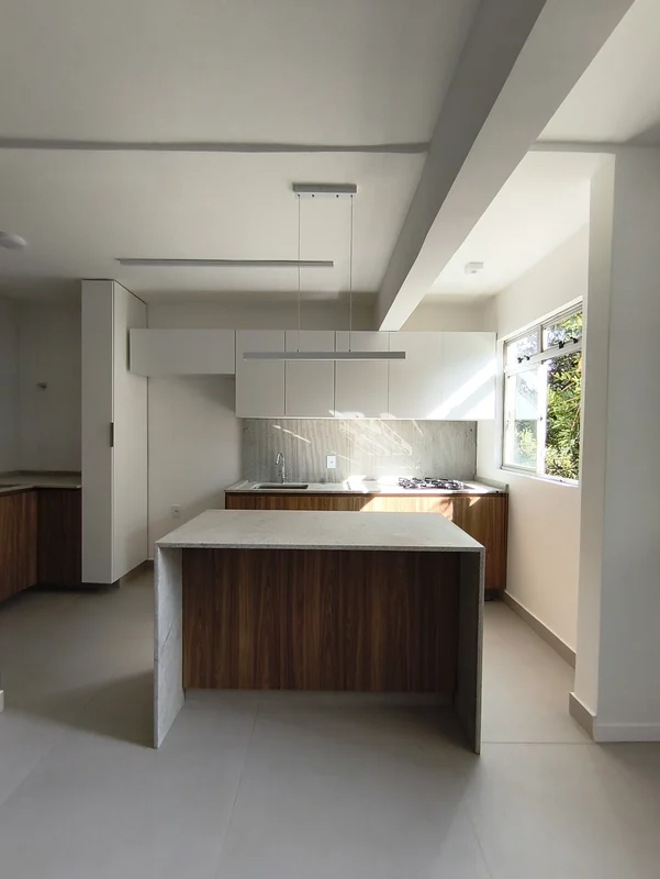 1º ANDAR. 2 BANHEIROS. REFORMADÍSSIMOO melhor apartamento do sudoeste econômico!...