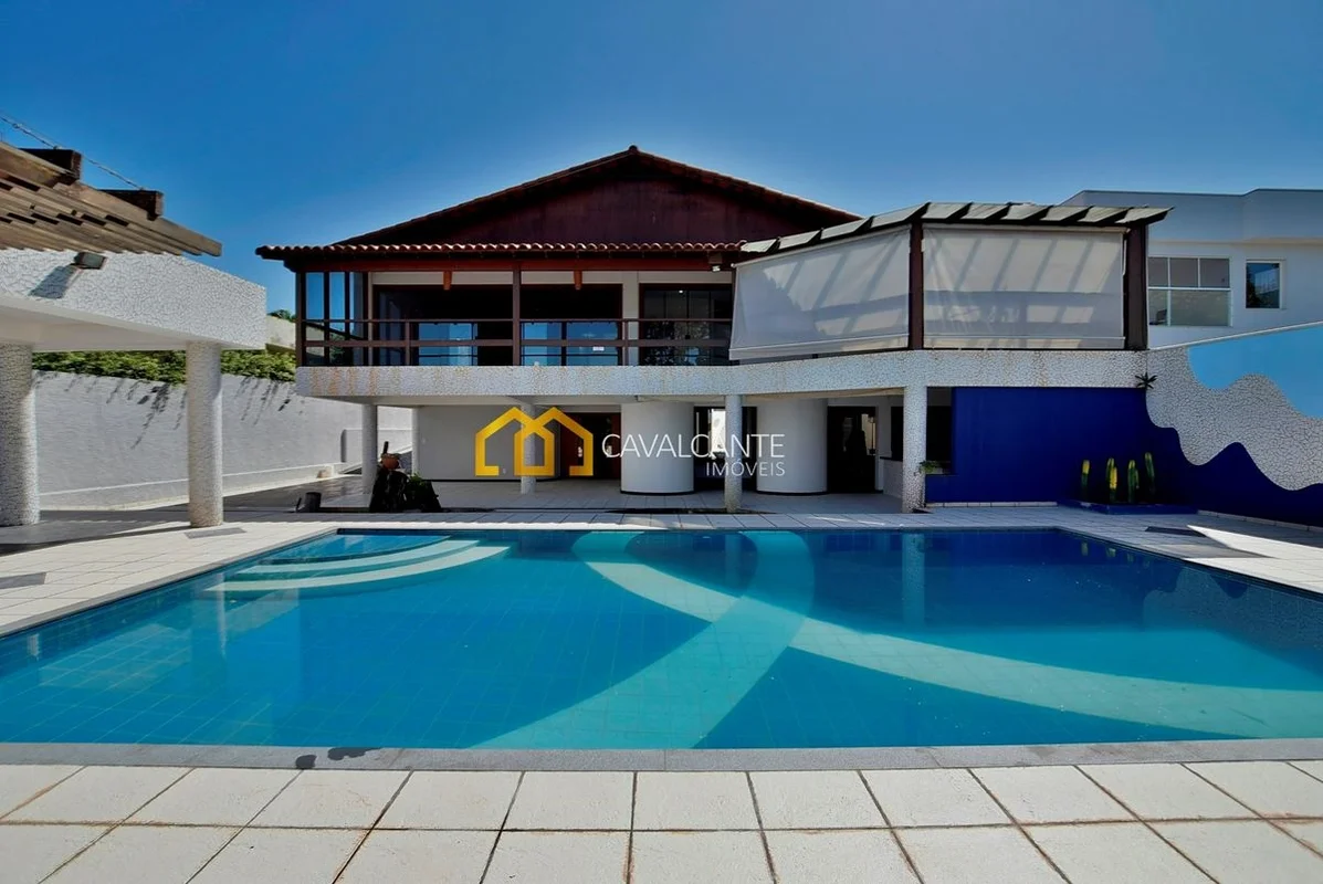 Imagine morar no coração do Lago Norte, em Brasília, numa espaçosa casa de 2 pav...