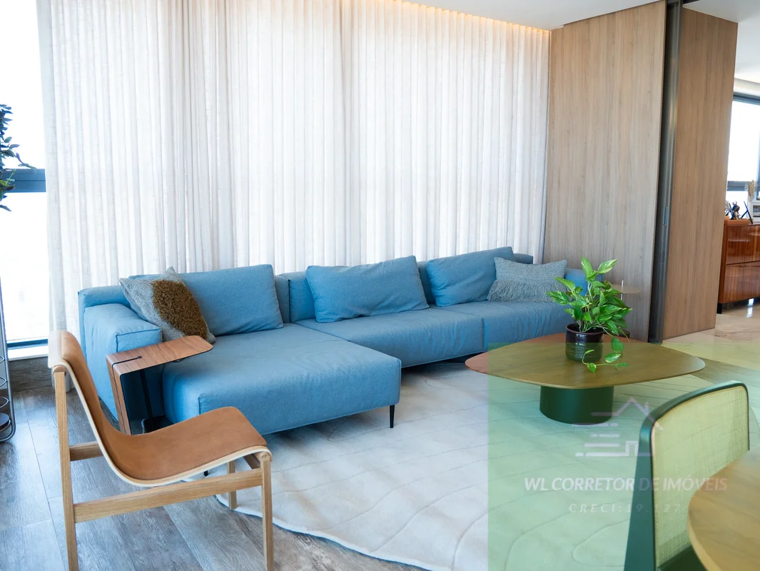 Maravilhoso e aconchegante apartamento tipo 1 por andar, são 482 Mts², com 4 SUÍ...