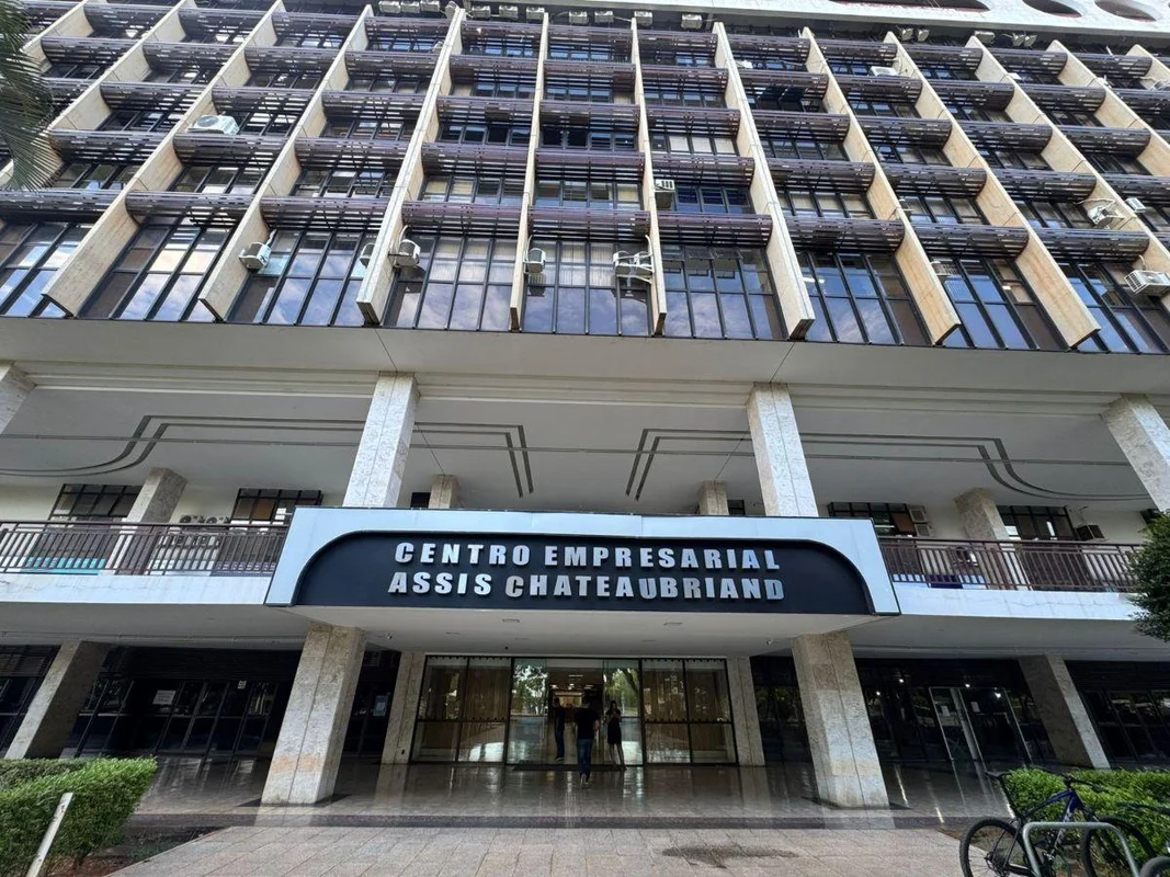 LOJA COMERCIAL PARA ALUGAR NA ASA SUL | 786m² | CENTRO EMPRESARIAL ASSIS CHATEAU...