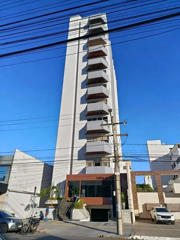Sala Comercial à Venda no Edifício das Clínicas - Setor AeroportoExcelente oport...