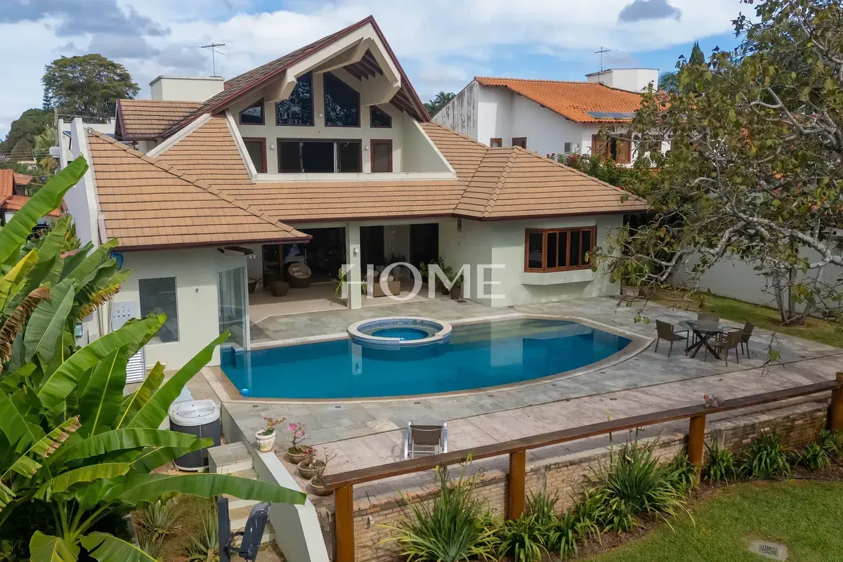 HOME VENDE COM EXCLUSIVIDADE:Residência contemporânea em um dos endereços mais d...