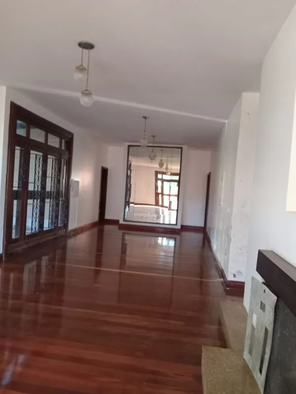 Oportunidade !!!Quadra 13 Park WayAmpla casa térrea com 6 quartos todos suítes c...