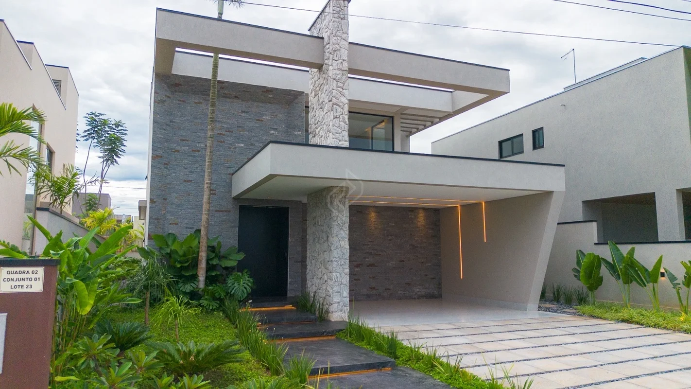 RESIDÊNCIA JARDINS 102 | ALTO PADRÃO | JARDIM BOTÂNICOAlgumas casas são construí...