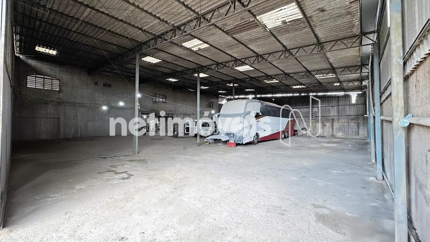 GALPÃO COMERCIAL COM ALTO POTENCIAL DE RENDA E VALORIZAÇÃOExcelente oportunidade...