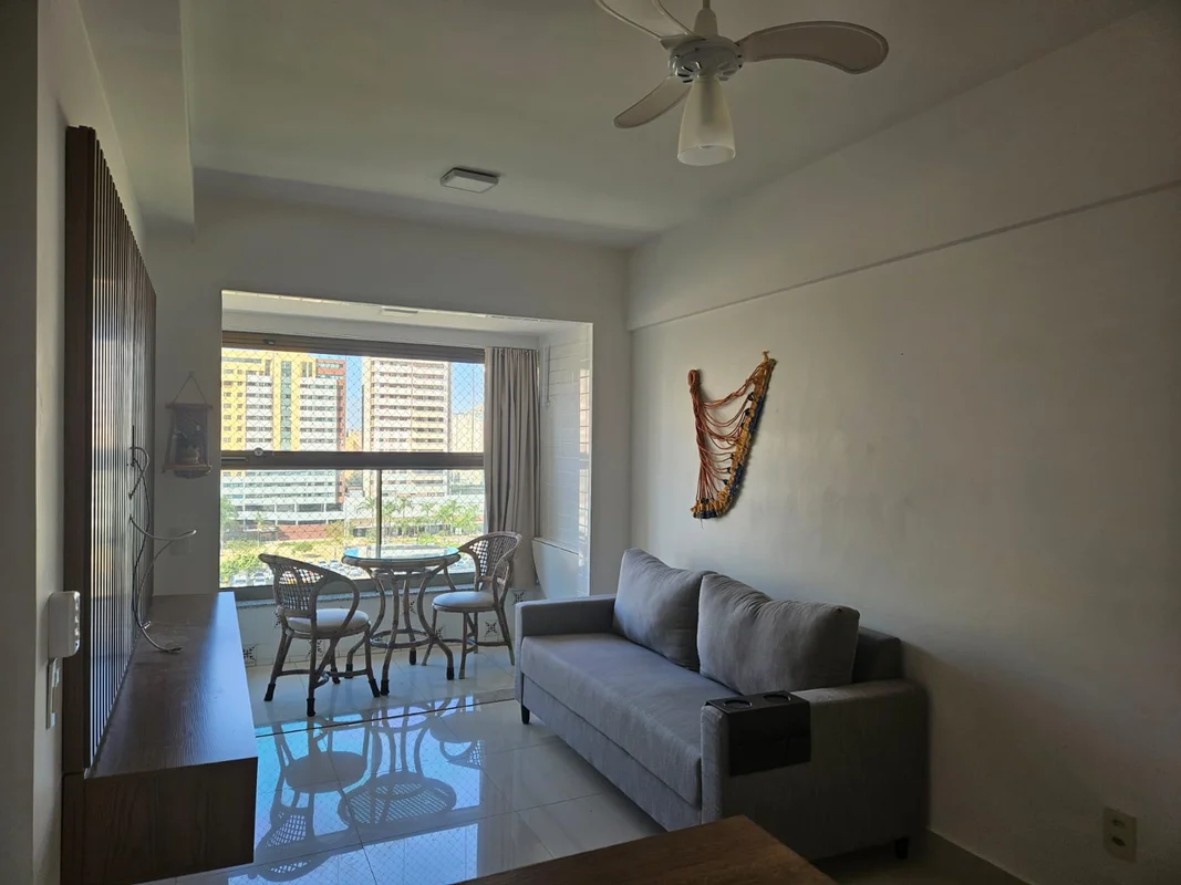 Apartamento mobiliado com 37m² e localização privilegiada, a 100 metros da estaç...