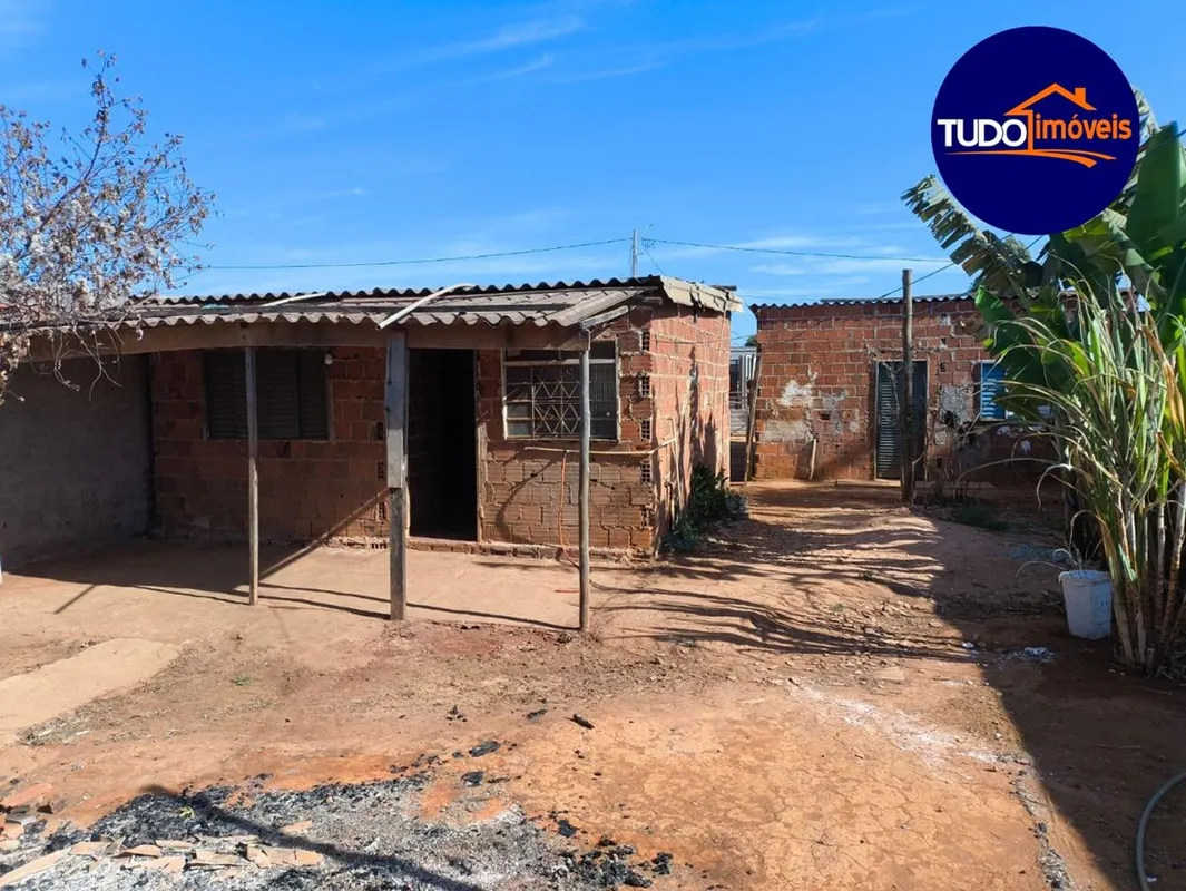 LOTE À VENDA COM DUAS CASAS INACABADAS COLÔNIA AGRÍCOLA 26 DE SETEMBROLocalizaçã...