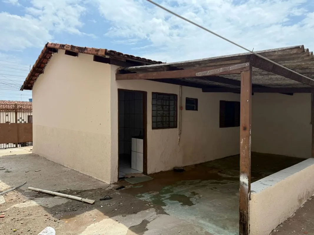 CASA À VENDA QUADRA 202, CONJUNTO 15 RECANTO DAS EMAS/DFLocalização: Quadra 202,...