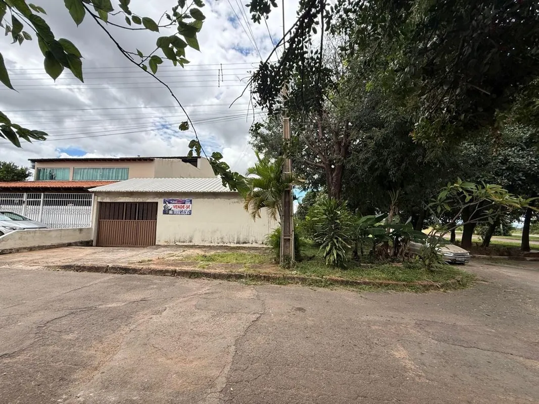Casa à venda em Brasília-DF, bairro Setor Sul (Gama)! 4 quartos, 1 sala, 2 banhe...