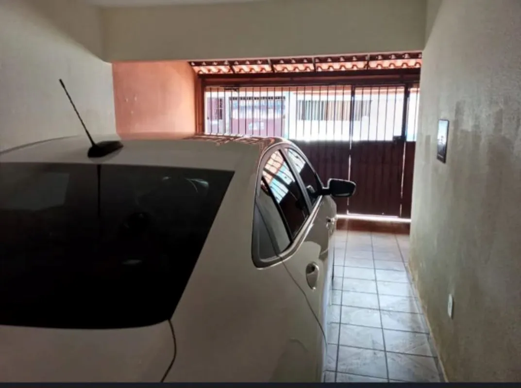 Casa à venda em Santa Maria Norte. 4 quartos, 1 sala, 4 banheiros, 2 vagas de ga...