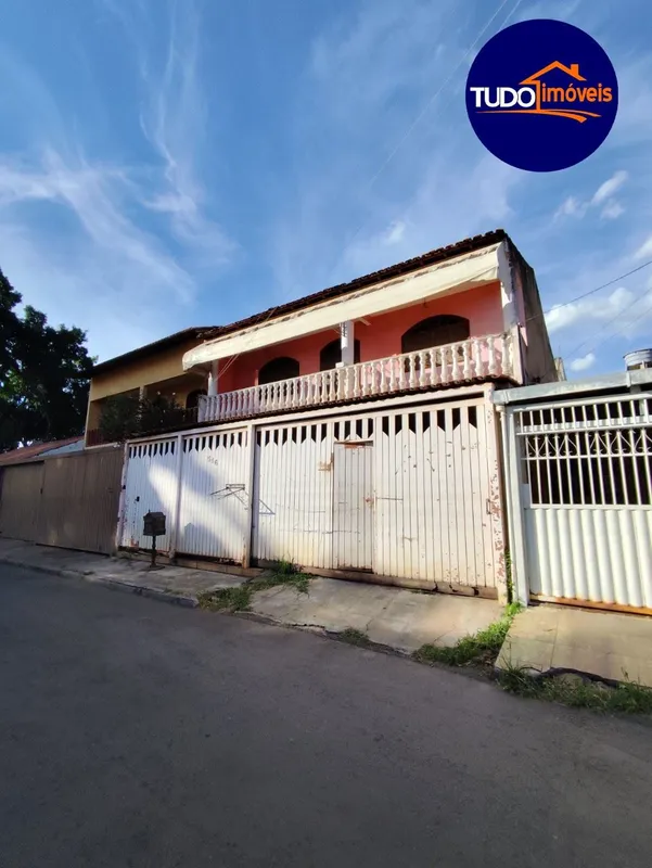 Sobrado à venda no Setor Norte (Shis) do Gama - Quadra 1, próximo à Feira Azul d...