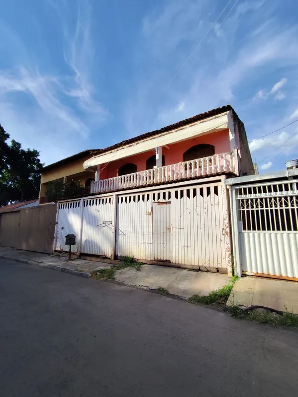 Sobrado à venda no Setor Norte (Shis) do Gama ? Quadra 1, próximo à Feira Azul d...