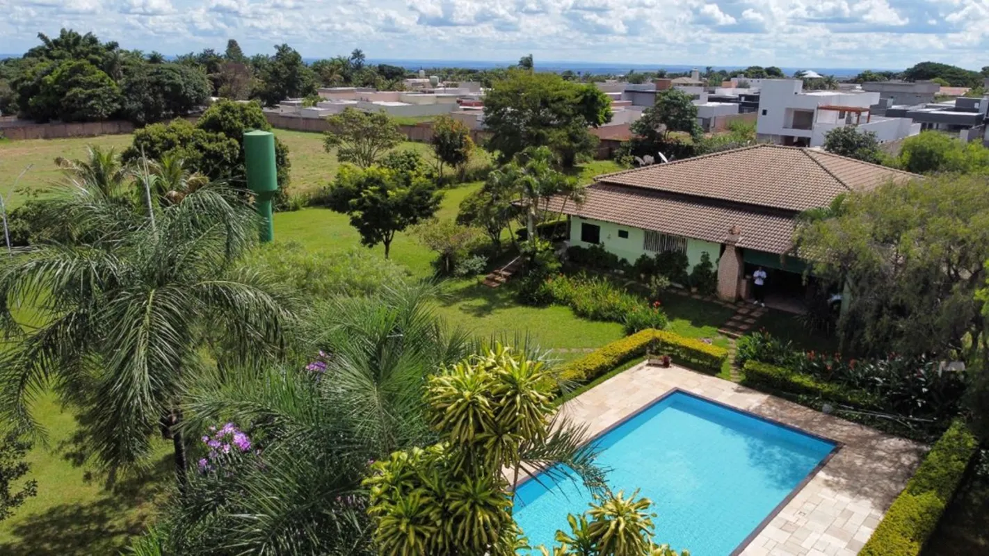 VENDA DE CHÁCARA 21.000M², COM CASA DE 3 QUARTOS, CHURRASQUEIRA, PISCINA, POMAR ...