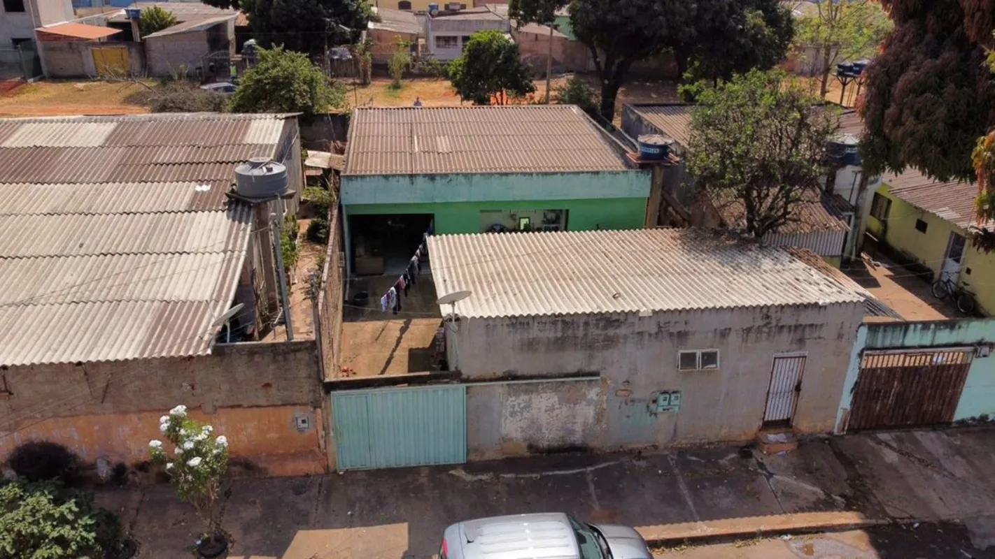 CASA COM 3 QUARTOS NO SETOR SUL DO GAMA, LOTE VAZADOCasa em lote vazado, excelen...