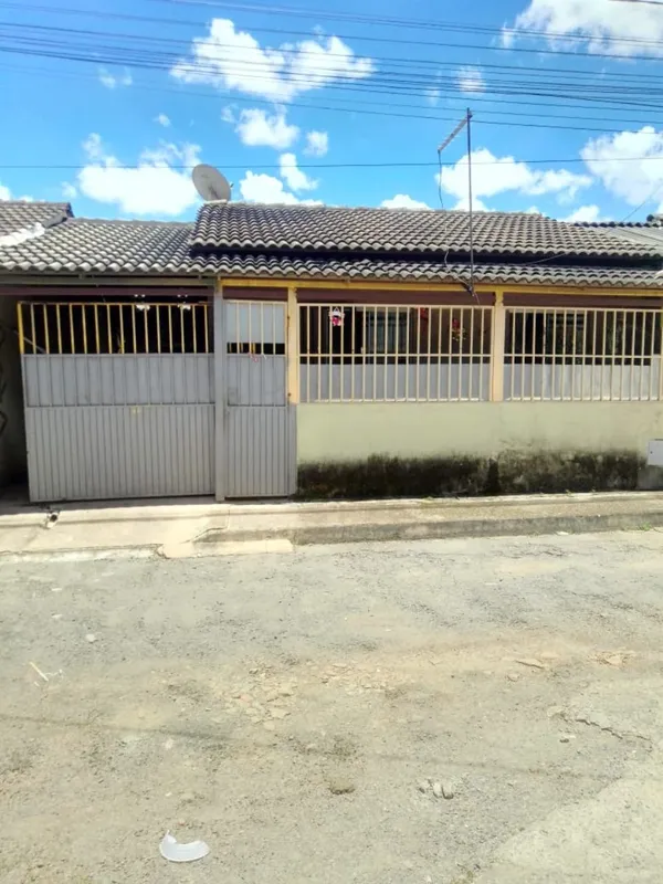CASA NA LAJE 2 QUARTOS, GARAGEM COBERTA PARA 2 CARROSTUDO IMÓVEIS LTDACRECI Jurí...