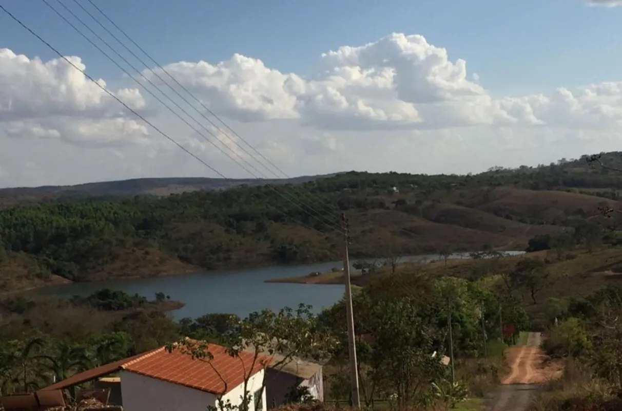 Imobiliária Tudo Imóveis CRECI 23.925 - DFLote Exclusivo em Condomínio Fechado c...