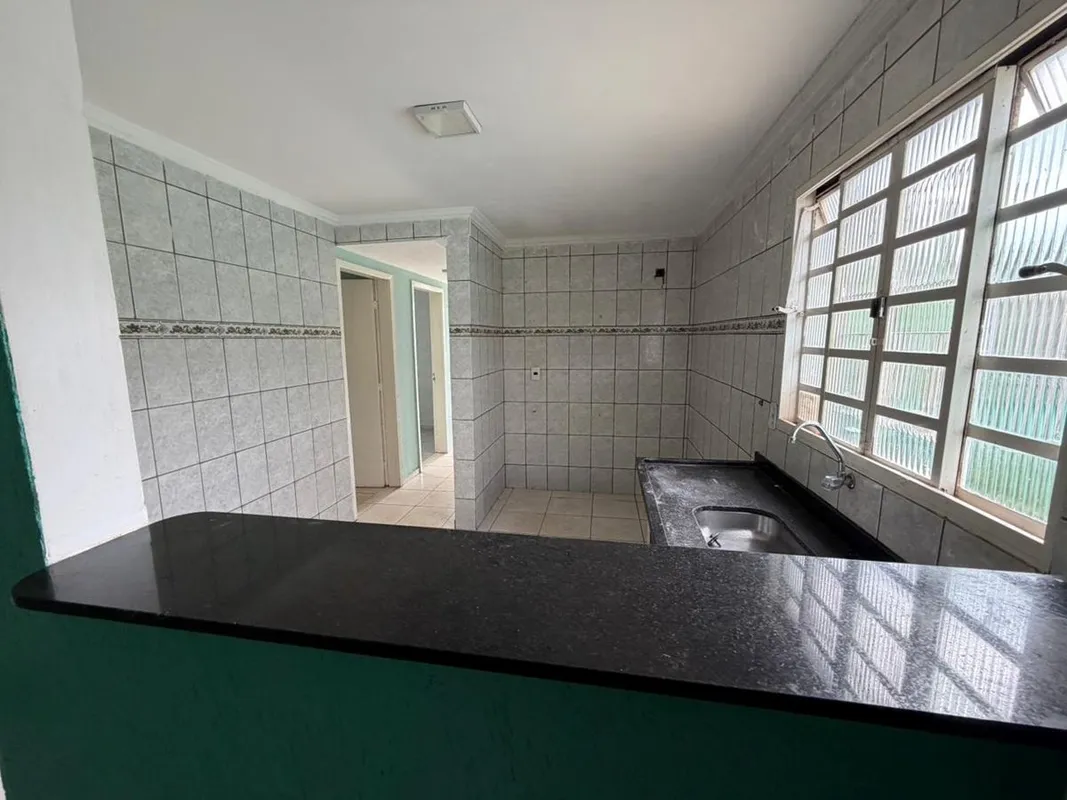 Casa à venda em Brasília-DF, Setor Sul (Gama). 4 quartos, 1 banheiro, 4 vagas de...