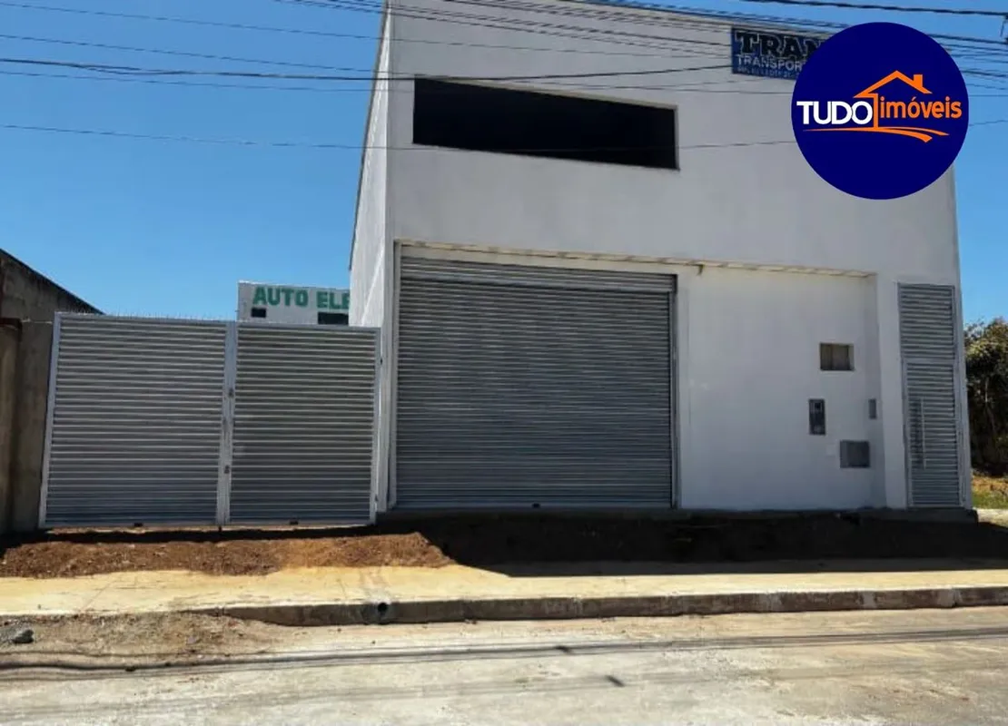 Galpão de 200 mt no Pró-DF do GamaPrimeira locação Você que procura um espaço am...