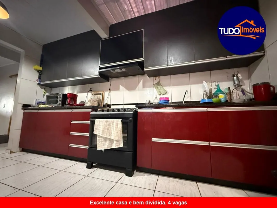 TUDO IMÓVEIS - CRECI 23.925-DFExcelente Casa e bem dividida. O que chama a atenç...