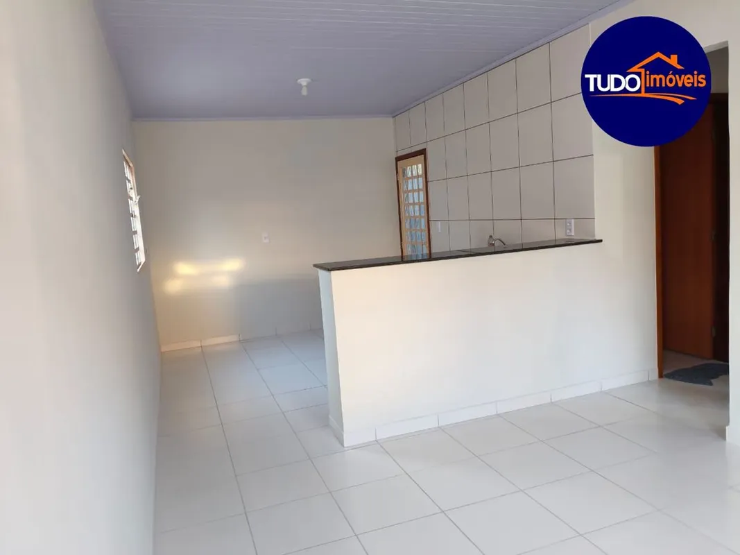 CASA À VENDA - JARDIM INGÁ, LUZIÂNIA/GOExcelente oportunidade para morar com con...